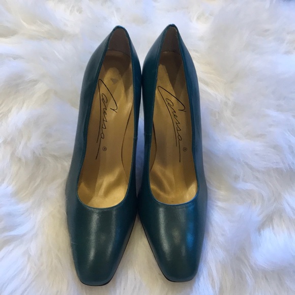 Caressa Shoes - 🦋Vintage Caressa heels size 8